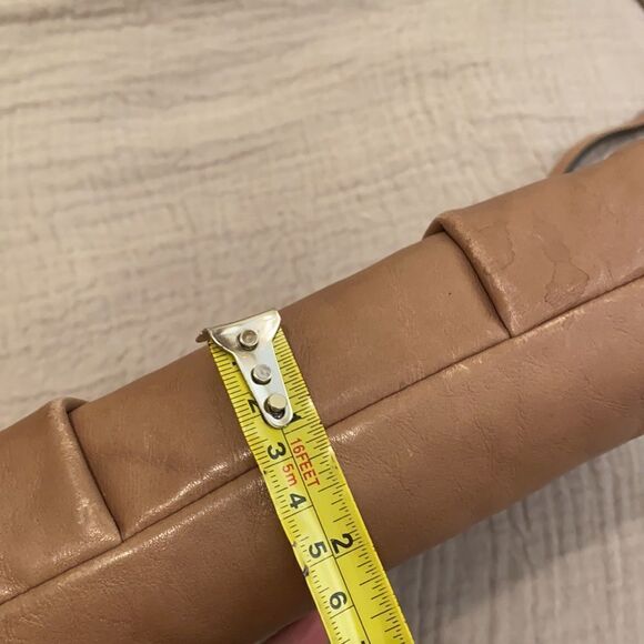 MARC by Marc Jacobs crossbody leather bag . - Picture 9 of 11